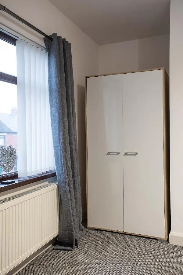Vakantiehuis Refurbished Home, 8 Mins To Cc Belfast