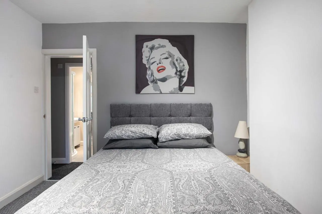 Vakantiehuis Refurbished Home, 8 Mins To Cc Belfast Verenigd Koninkrijk